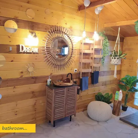 بيت للعطل Bamboo Nest By The Sea إبانومي