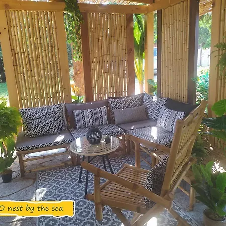 Bamboo Nest By The Sea إبانومي